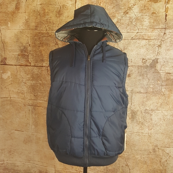 Reversible Full Zip Hoosed Vest - Picture 2 of 9